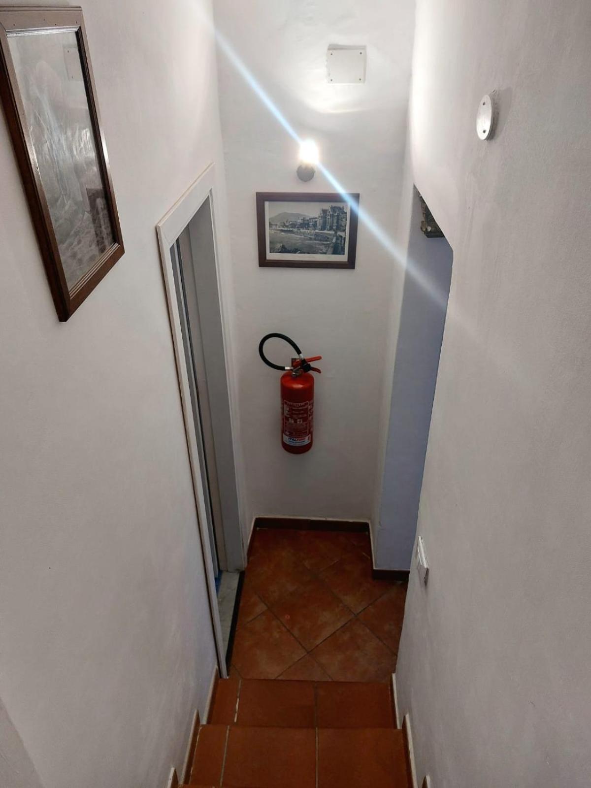 Casa Del Parlamento Apartment ปาแลร์โม ภายนอก รูปภาพ