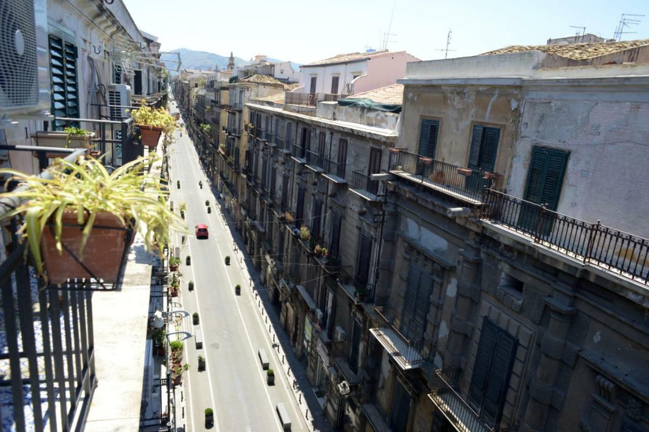Casa Del Parlamento Apartment ปาแลร์โม ภายนอก รูปภาพ